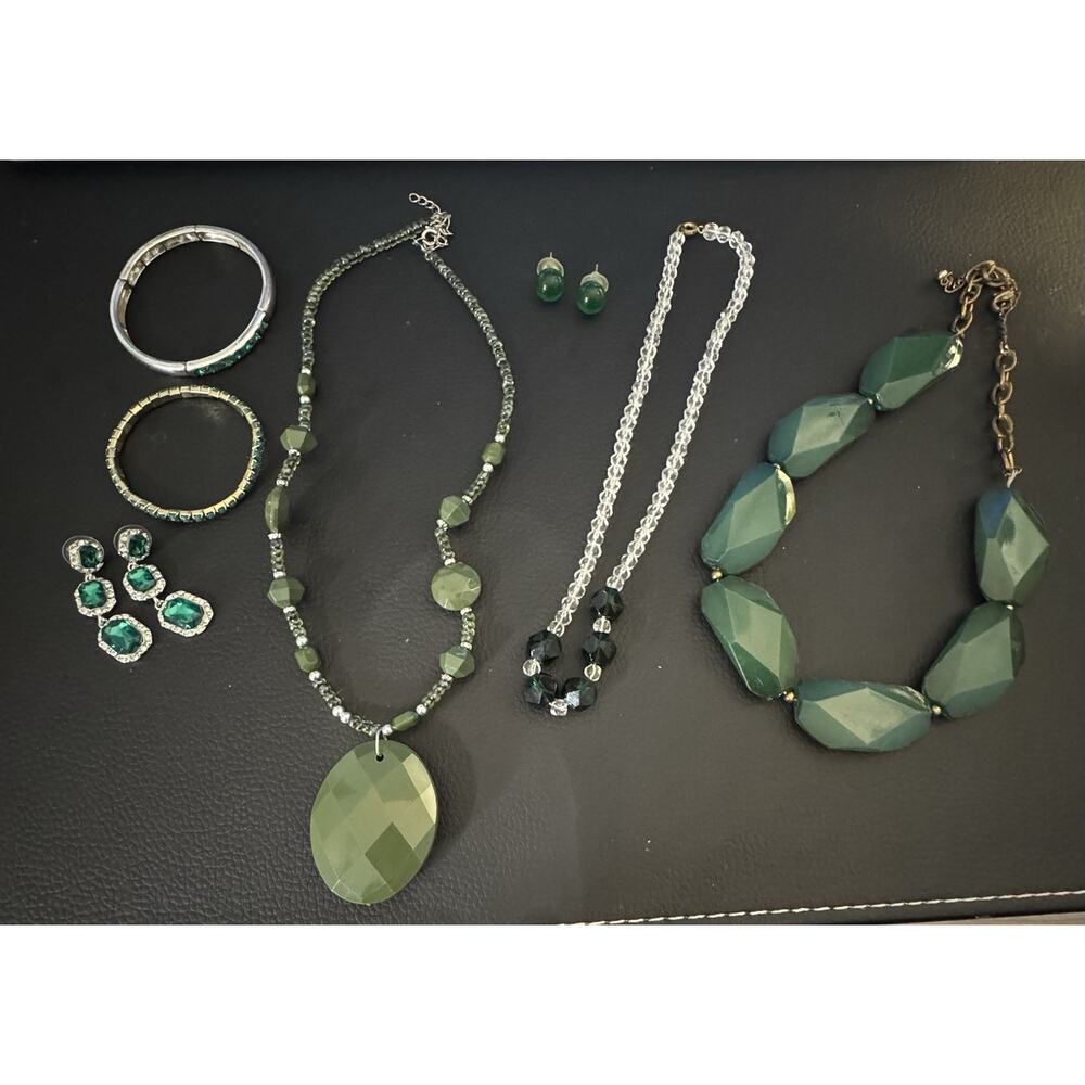 6 Piece Green Costume Jewelry Bundle, Necklaces, Earrings, Bracelets
